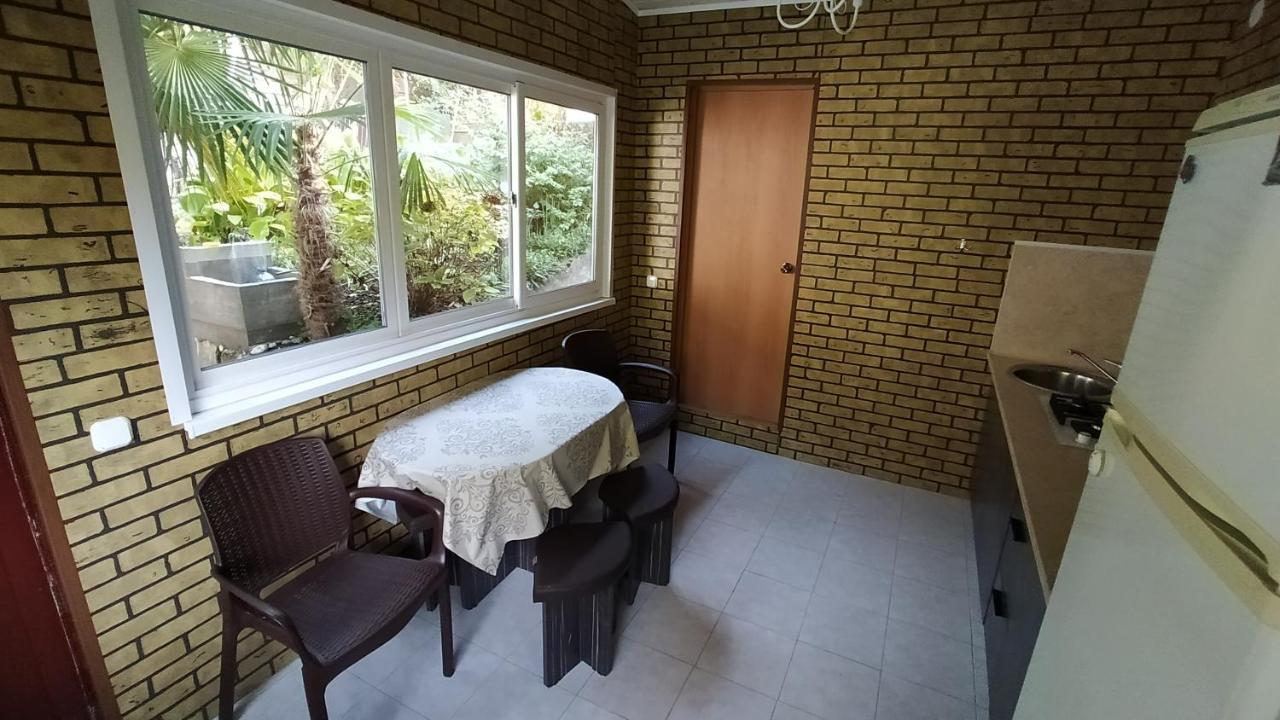 Tsikhierva Hotel Gagra Bagian luar foto