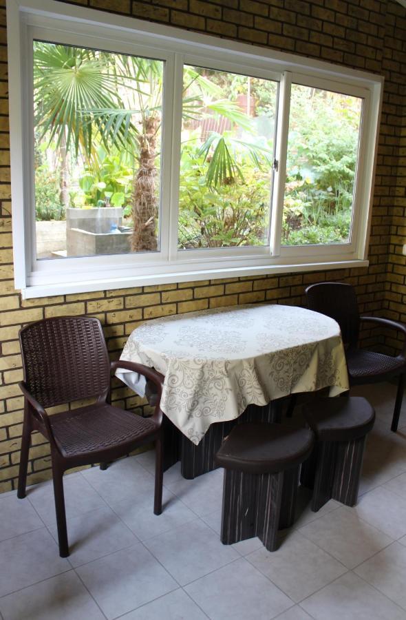 Tsikhierva Hotel Gagra Bagian luar foto