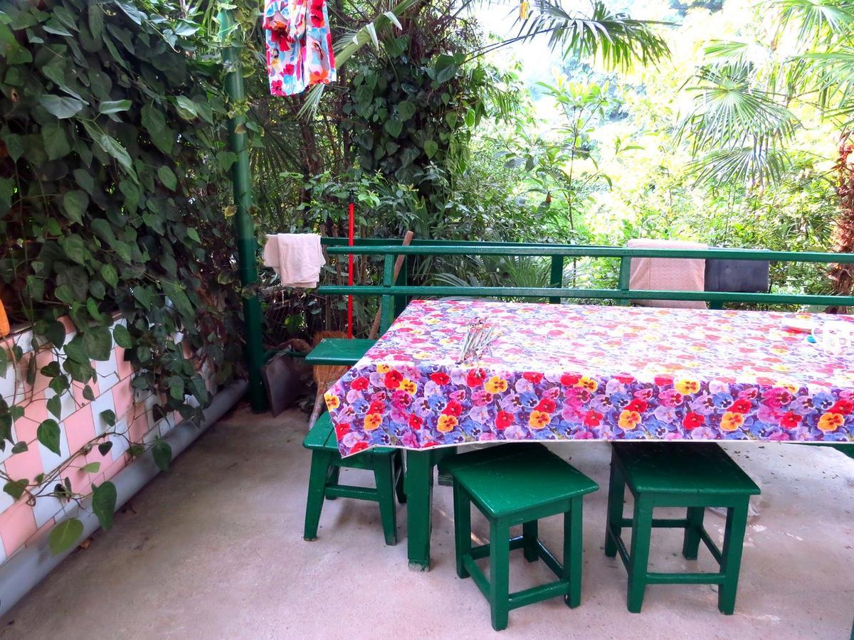 Tsikhierva Hotel Gagra Bagian luar foto