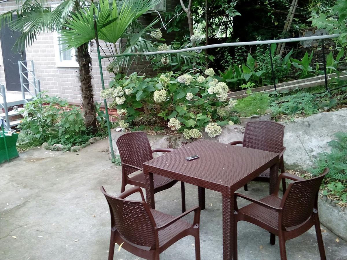 Tsikhierva Hotel Gagra Bagian luar foto